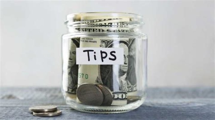 Can I refuse to pay tip?