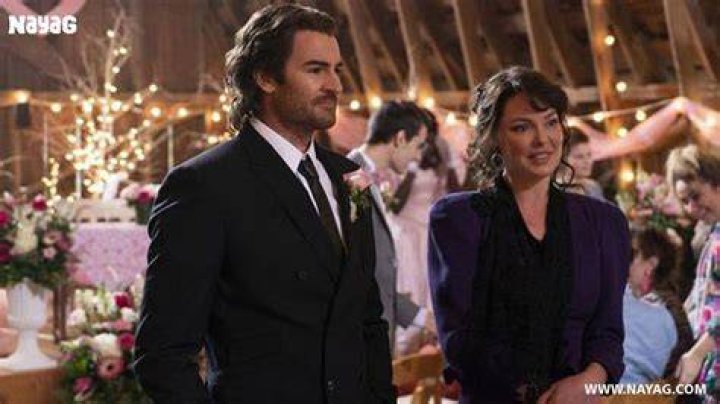 Does Tully sleep with Johnny?
